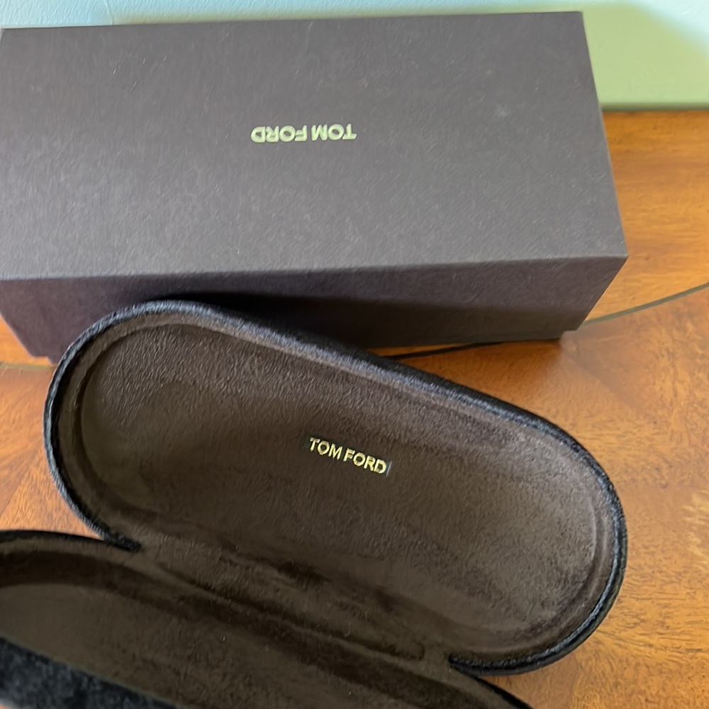 TOM FORD Medium Dark Brown Sunglass Case, NWOT - Picture 9 of 10